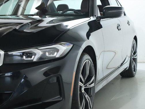 2023 BMW 330 i xDrive