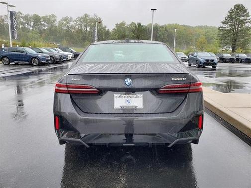 2026 BMW 550e xDrive