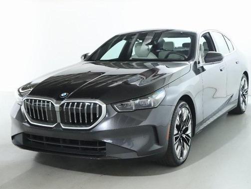 2025 BMW 530 i xDrive