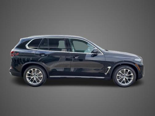 Black Sapphire Metallic 2026 BMW X5 PHEV xDrive50e