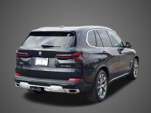 Black Sapphire Metallic 2026 BMW X5 PHEV xDrive50e