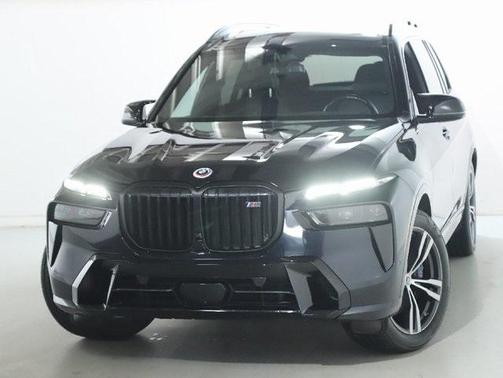 2023 BMW X7 M60i
