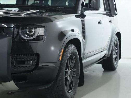 2022 Land Rover Defender 110 X-Dynamic SE