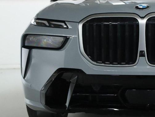 2024 BMW X7 M60i