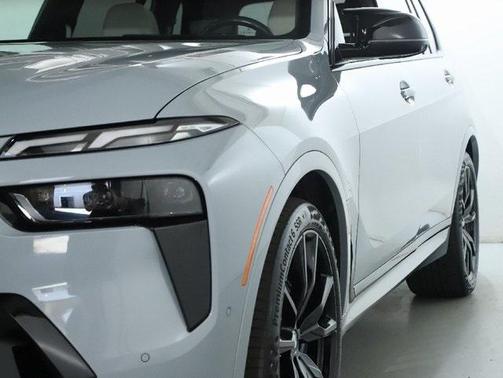 2024 BMW X7 M60i