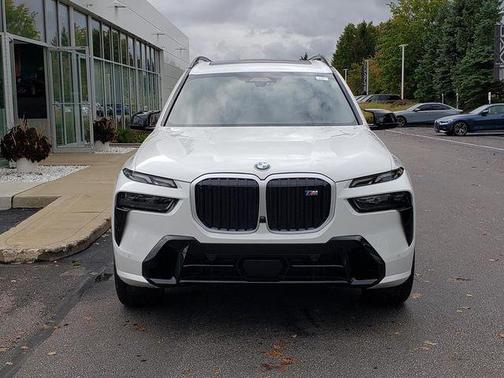 2026 BMW X7 M60i