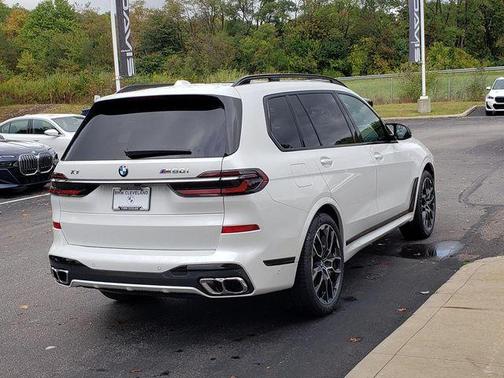 2026 BMW X7 M60i