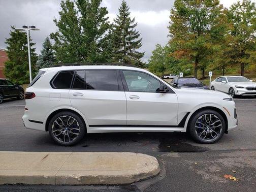 2026 BMW X7 M60i