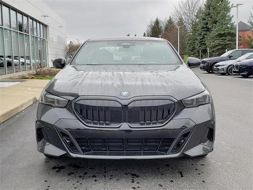 2025 BMW 550e xDrive