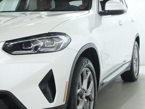 Mineral White Metallic 2023 BMW X3 xDrive30i
