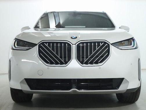 Mineral White Metallic 2025 BMW X3 30 xDrive