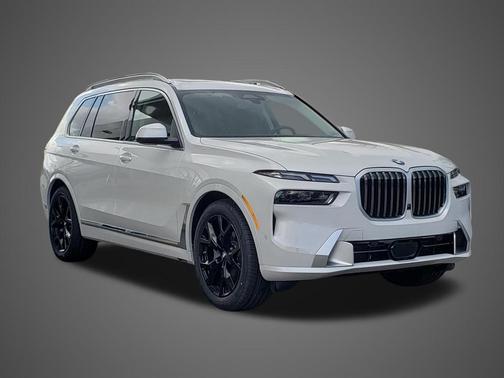 Mineral White Metallic 2026 BMW X7 xDrive40i