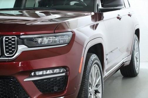 2022 Jeep Grand Cherokee Summit