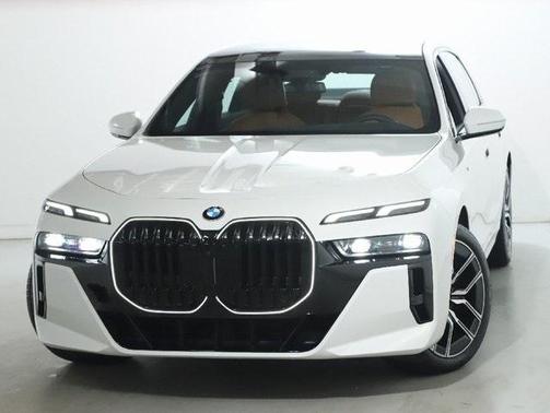 2025 BMW 740 i xDrive