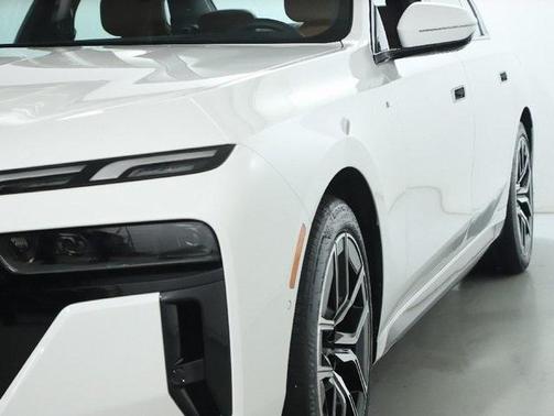 2025 BMW 740 i xDrive