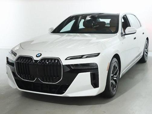 2025 BMW 740 i xDrive