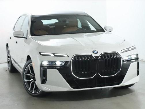 2025 BMW 740 i xDrive