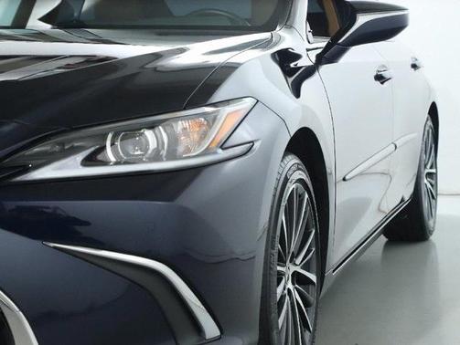 2022 Lexus ES 350 Base