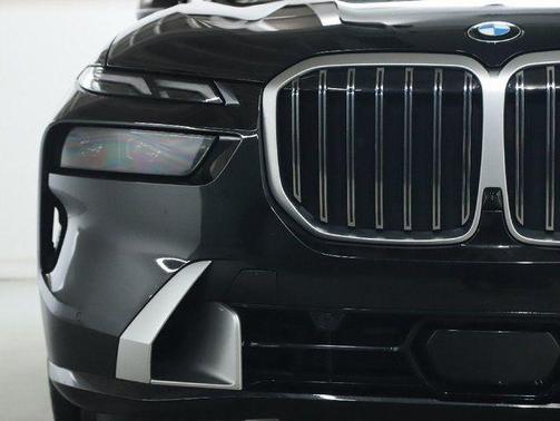 Black Sapphire Metallic 2026 BMW X7 xDrive40i