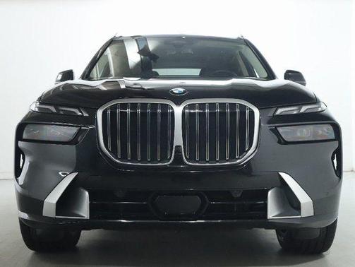Black Sapphire Metallic 2026 BMW X7 xDrive40i