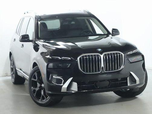 Black Sapphire Metallic 2026 BMW X7 xDrive40i