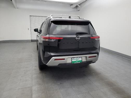 2022 Nissan Pathfinder SL 4WD