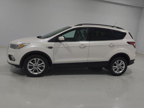 White 2018 Ford Escape SEL