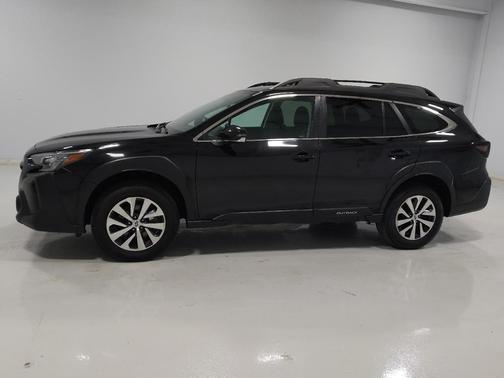 Crystal Black Silica 2023 Subaru Outback Premium