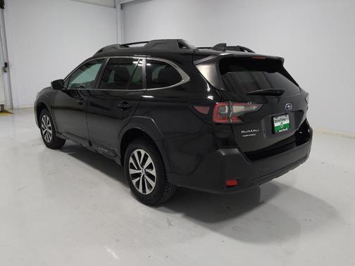 Crystal Black Silica 2023 Subaru Outback Premium