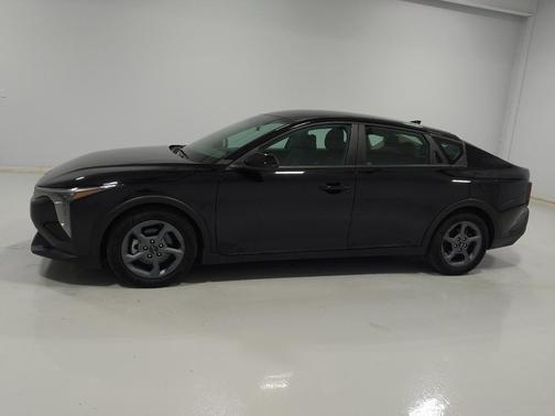 Aurora Black Pearl 2025 Kia K4 LXS