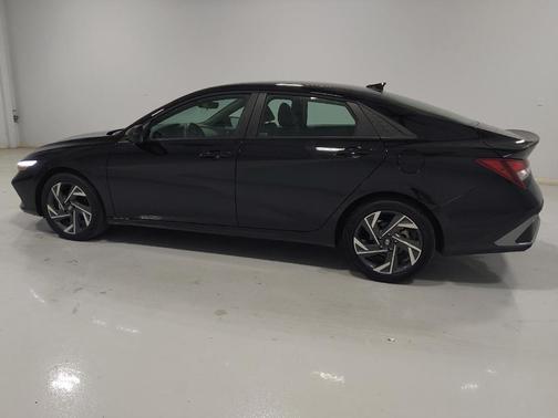 Abyss Black 2025 Hyundai ELANTRA Sport
