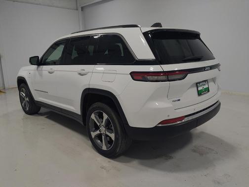 Bright White Clearcoat 2022 Jeep Grand Cherokee 4xe Base