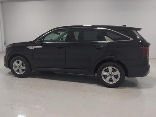 Ebony Black 2024 Kia Sorento LX