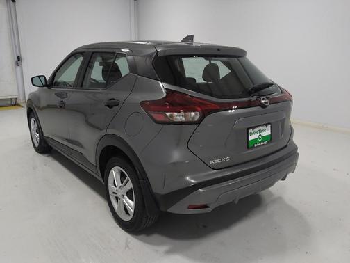 Gun Metallic 2024 Nissan Kicks S