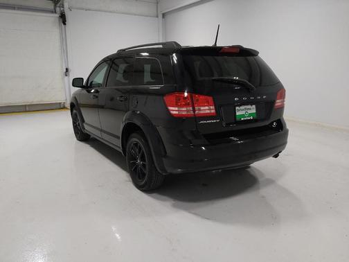 Pitch Black Clearcoat 2020 Dodge Journey SE Value