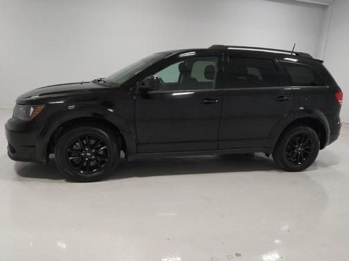 Pitch Black Clearcoat 2020 Dodge Journey SE Value