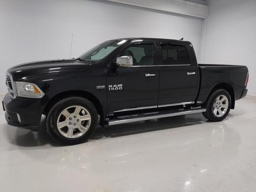 Brilliant Black Crystal Pearlcoat 2016 RAM 1500 Longhorn