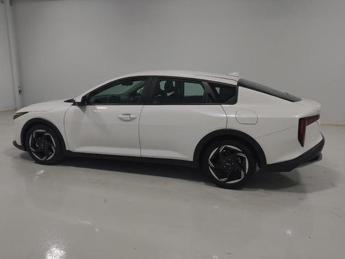 Snow White Pearl 2025 Kia K4 EX