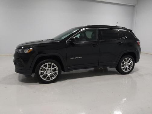 2023 Jeep Compass Latitude Lux