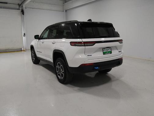 Bright White Clearcoat 2022 Jeep Grand Cherokee 4xe Trailhawk