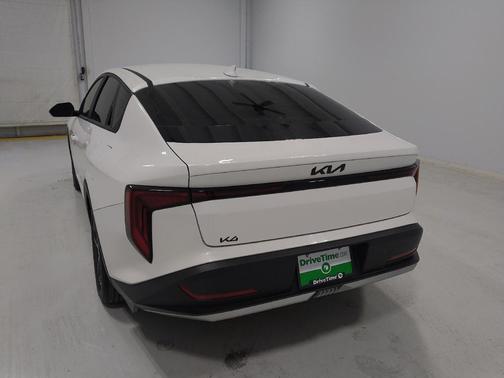 Snow White Pearl 2025 Kia K4 LXS