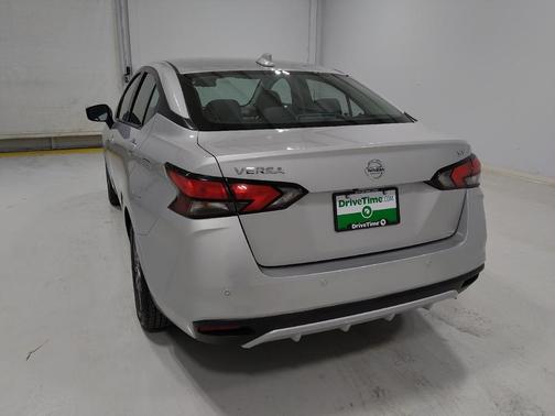 Brilliant Silver Metallic 2021 Nissan Versa 1.6 SV
