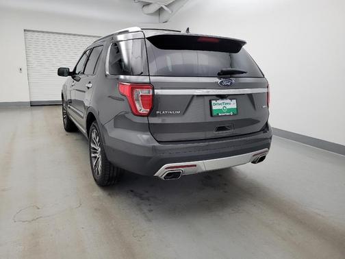 Gray 2017 Ford Explorer Platinum