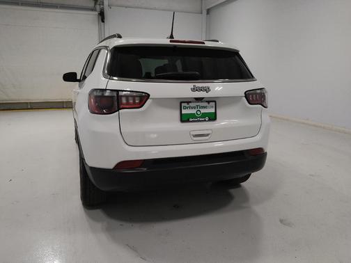 Bright White Clearcoat 2022 Jeep Compass Latitude