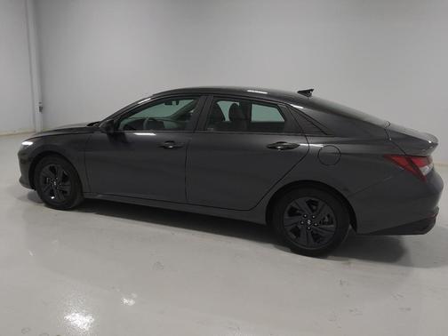 Portofino Gray 2022 Hyundai ELANTRA SEL