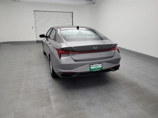 2023 Hyundai ELANTRA SE