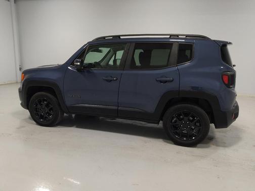 Slate Blue Pearlcoat 2020 Jeep Renegade Altitude