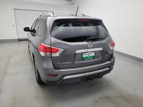 Gun Metallic 2016 Nissan Pathfinder SL
