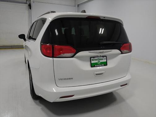 2021 Chrysler Voyager LXI