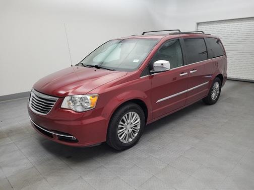 2016 Chrysler Town & Country Touring-L